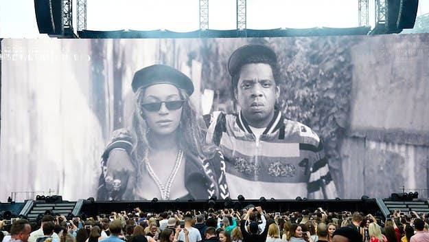 OTR II set designer Ric Lipson confirmed "the show will change, for sure" to accommodate the Carter's new joint album; however, the main set is expected to stay the same. 