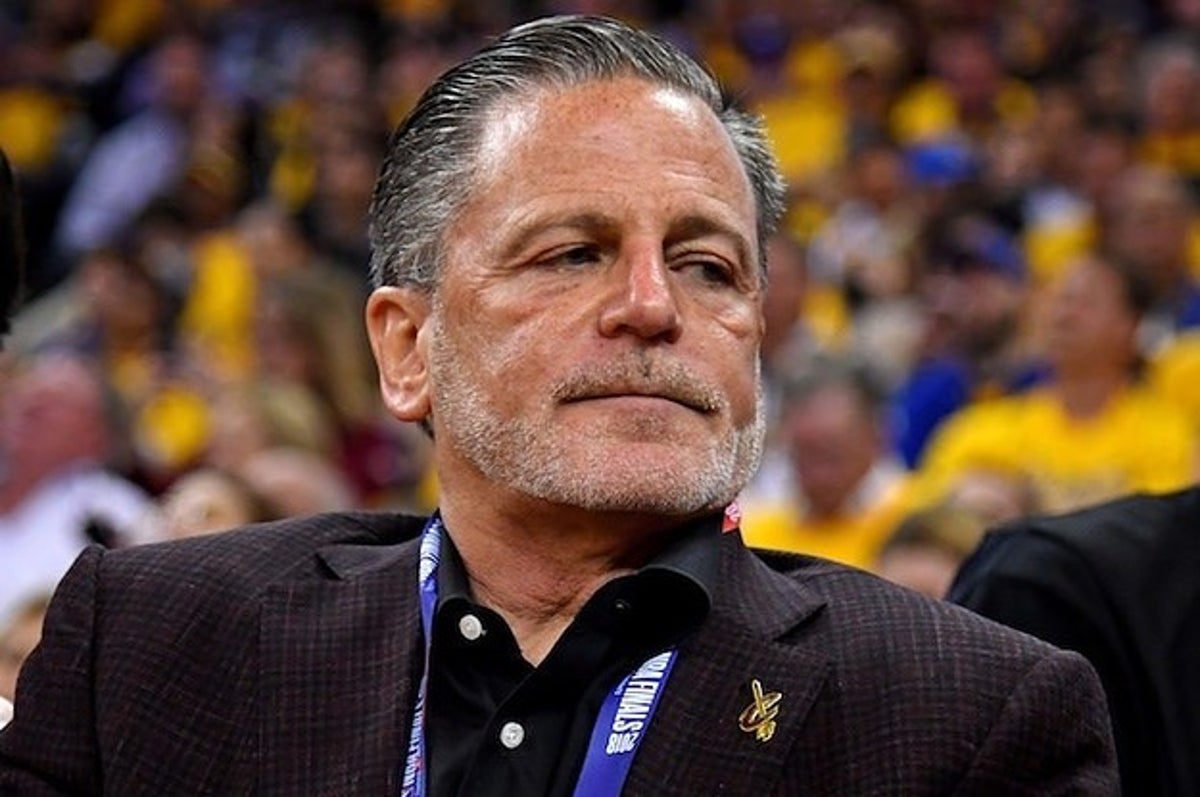 Dan Gilbert vows to retire LeBron James' No. 23