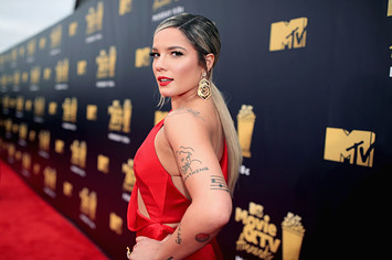 Halsey attends the 2018 MTV Movie And TV Awards