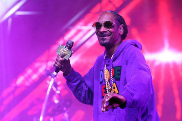 This is a picture of Snoop Dogg.