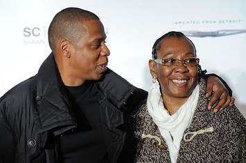 Jay Z poses with his mother, Gloria Carter.