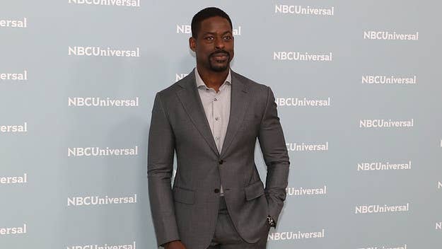 Sterling K. Brown dropped by The Tonight Show With Jimmy Fallon and showed that he can shake it like no one else. 