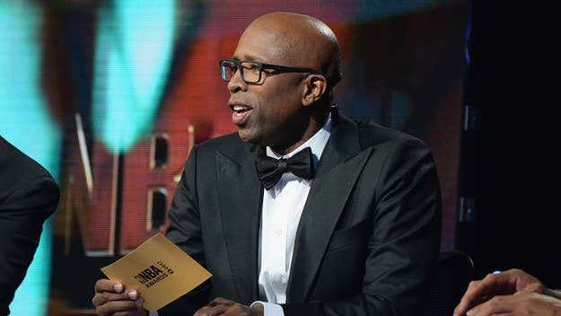 'NBA on TNT' analyst and former player Kenny Smith will reportedly interview to be the Pistons' coach.