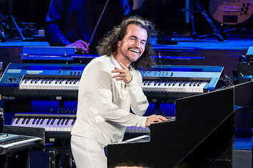 Yanni performing in Philadelphia