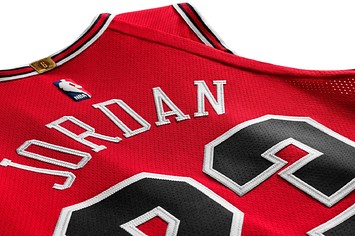 Michael Jordan Chicago Bulls Last Shot Jersey (Authentic Back)