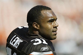 Running back Jamal Lewis of the Cleveland Browns