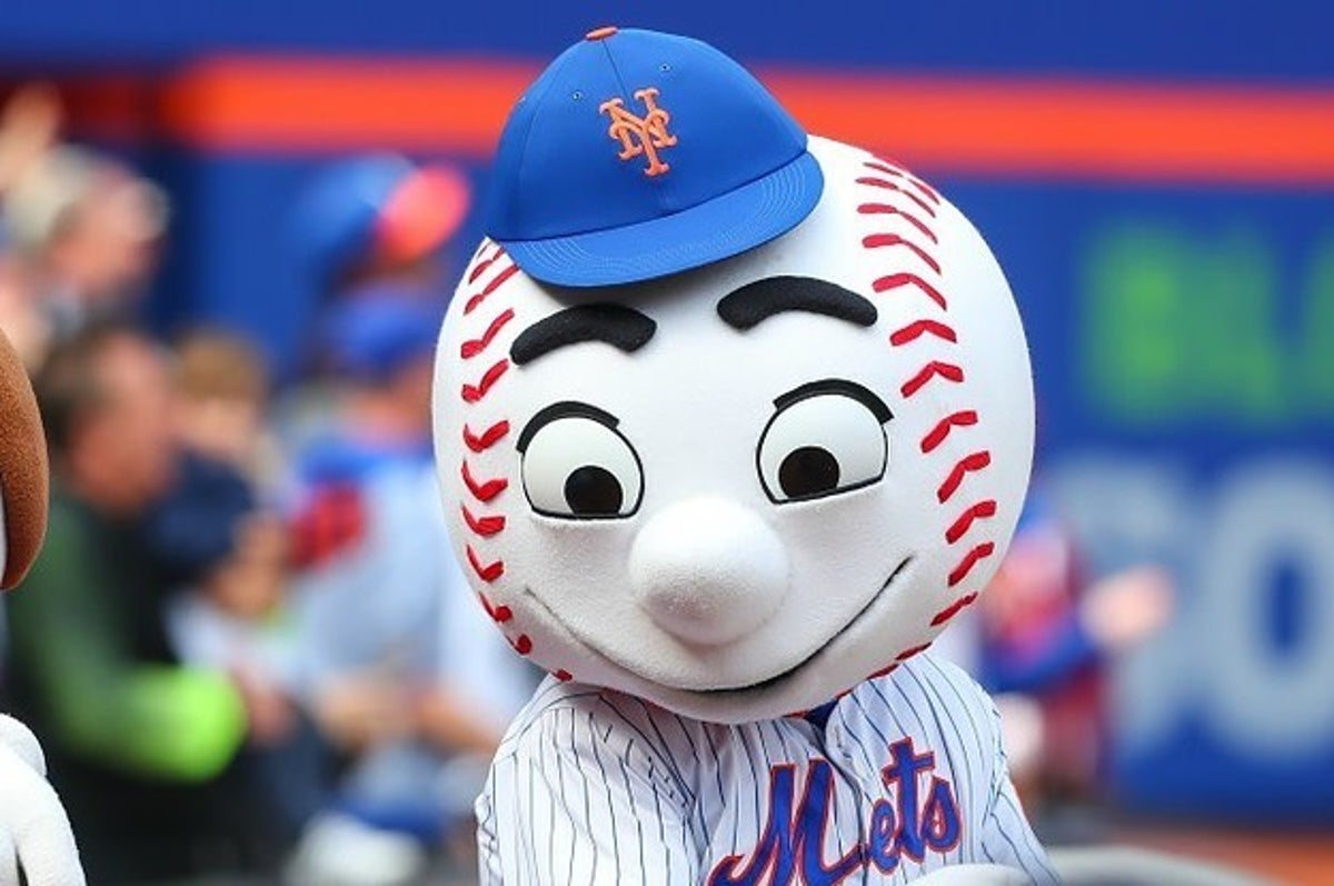 Mr. Met flipped off a fan during Wednesday's loss to Brewers