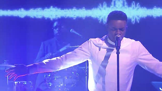 Vince Staples stops by the 'Tonight Show' to perform his 'Big Fish Theory' cut "Love Can Be..." with a few special guests.