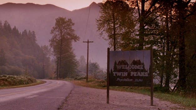 Don't know sh** about 'Twin Peaks'? Don't worry, we've got you just in time for Showtime's reboot. 