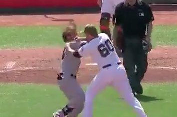 Bryce Harper gets into fight with Giants' Hunter Strickland.