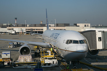 A United Airlines 787 prepares to depart from London Heathrow