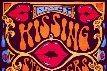 DNCE "Kissing Strangers" f/ Nicki Minaj