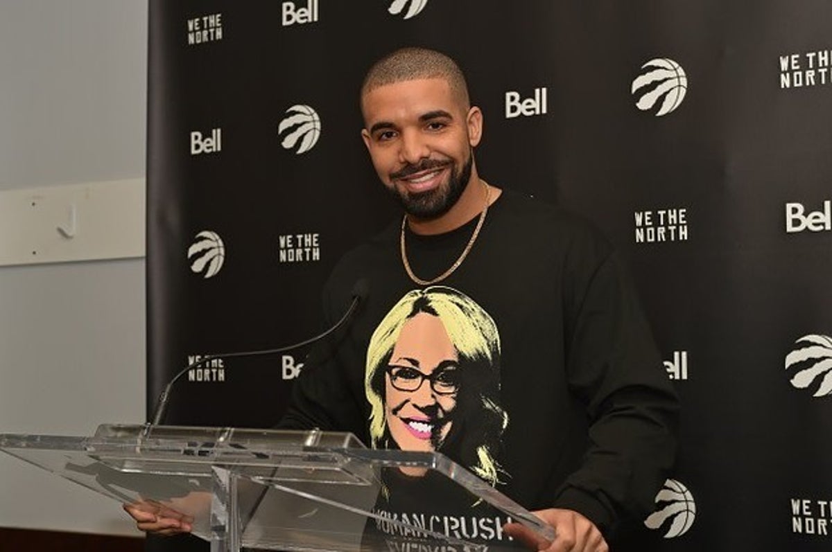 All of Drake's Looks from Last Night's ESPY Awards