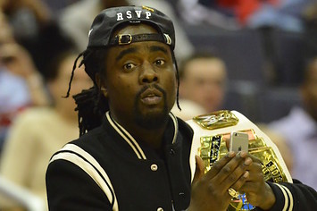 Wale attends Wizards game.