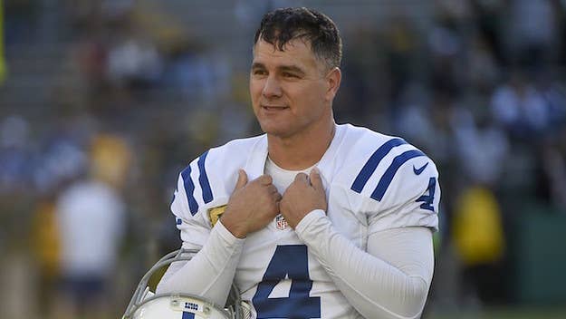 Colts' Adam Vinatieri missed out on a half a million bonus, thanks to a missed field goal. 