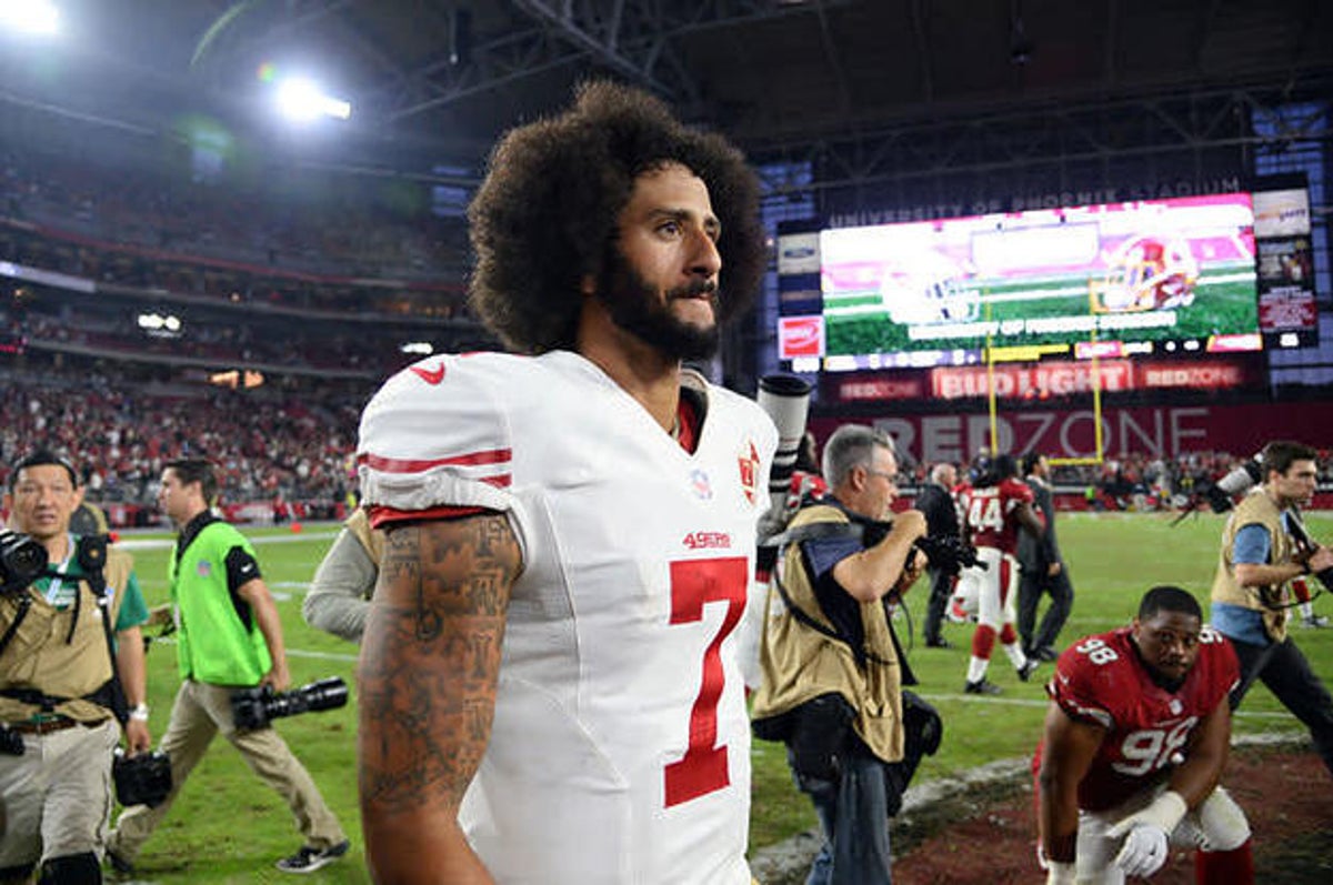 Kaepernick returns as 49ers' starter at a precarious time