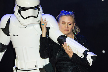 Carrie Fisher attends the European premiere of 'Star Wars: The Force Awakens'