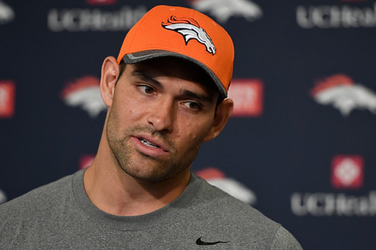 QB Mark Sanchez cut by Broncos, signs with Dallas Cowboys