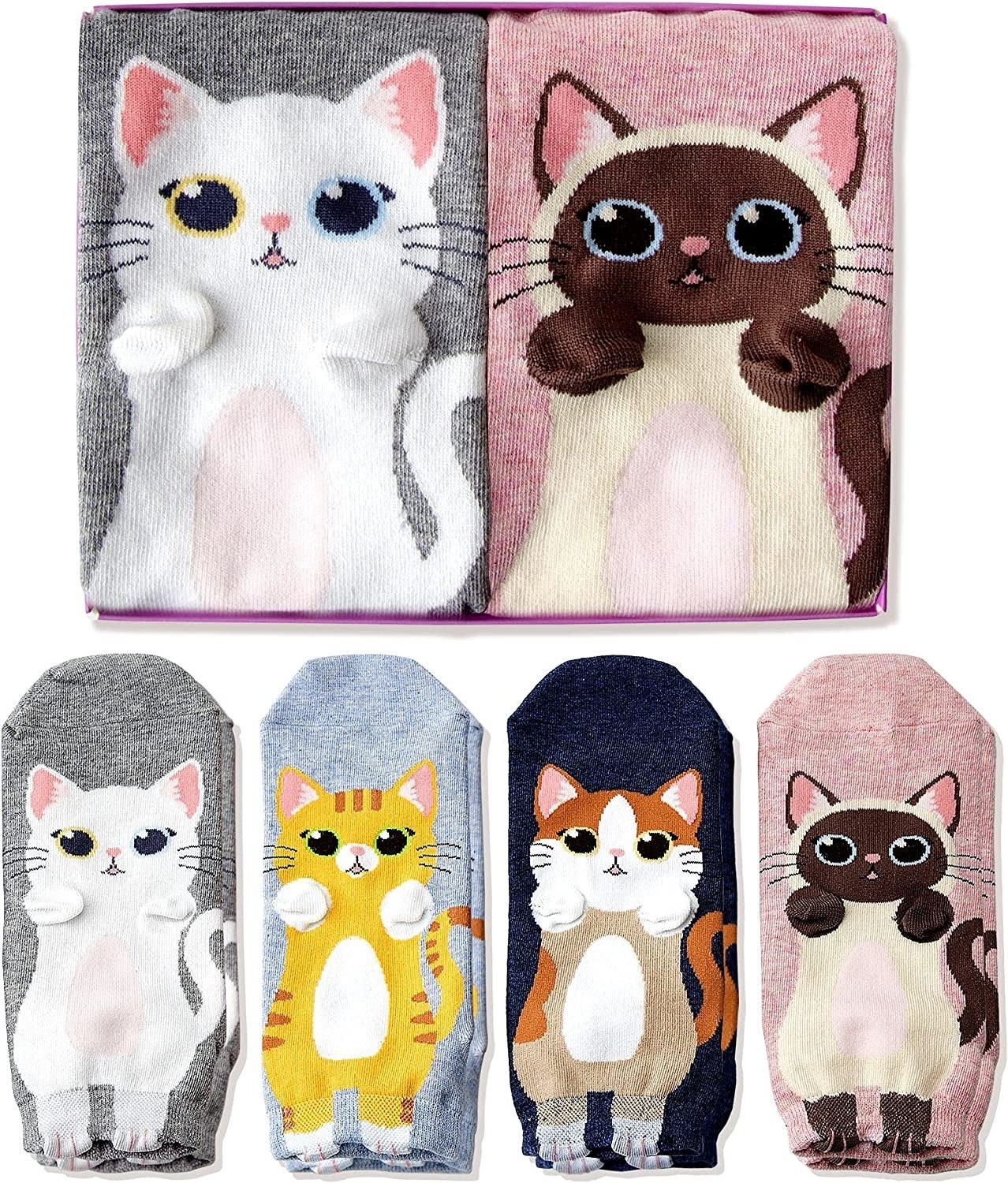 cuatro pares de calcetines cortos con imágenes de gatos