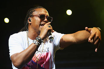 This is a picture of Lupe Fiasco.