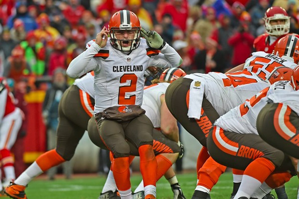 Johnny Manziel Could Be Playing Football Again Very Soon, Is in Talks About  Resuming His Career