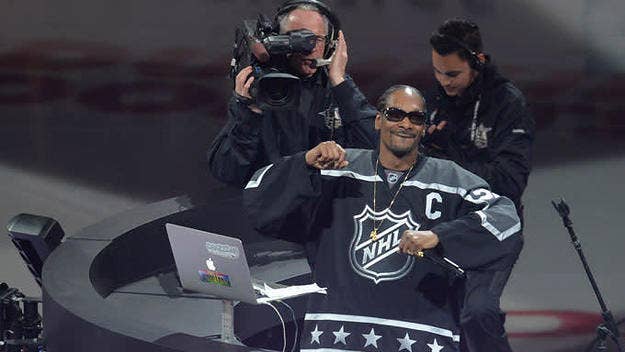 Snoop Dogg breaks down hockey slang with a video that is both informative and entertaining.