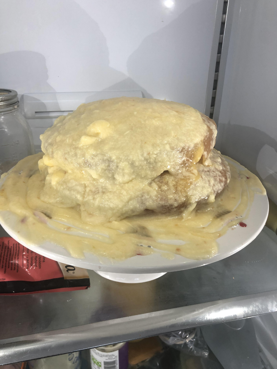 A collapsing cake