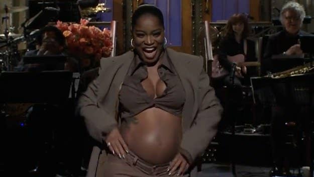 Keke Palmer announced to the world she’s expecting a baby while hosting 'Saturday Night Live.' She revealed the news during her opening monologue.