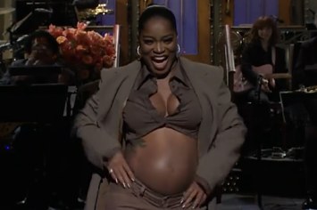 Keke Palmer just revealed she’s pregnant during her SNL monologue