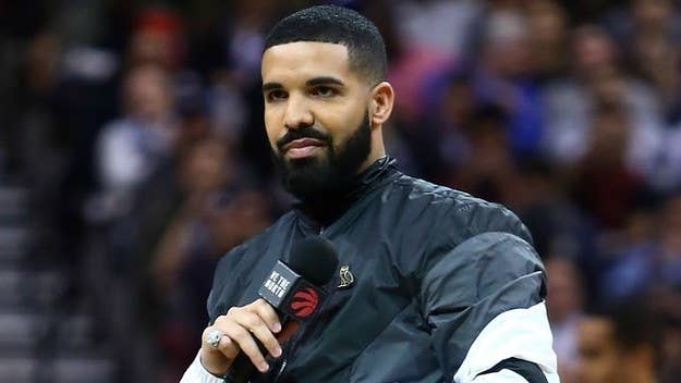 Drake joined Twitch streamer Ninja for a game of Fortnite early Thursday morning and broke a record while doing it.
