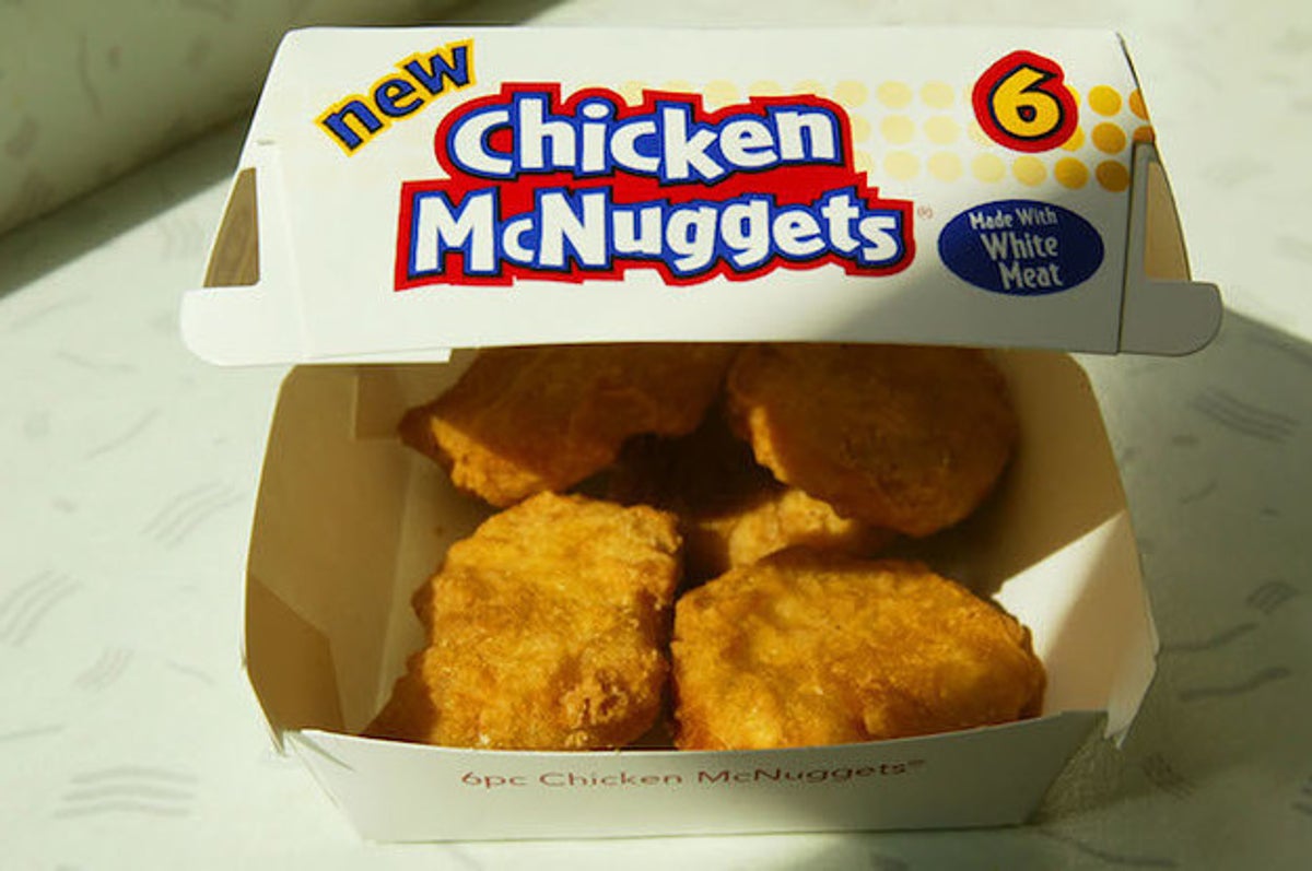 Basketball Chicken Nugget Challenge, NUGGETS FOR BUCKETS! 