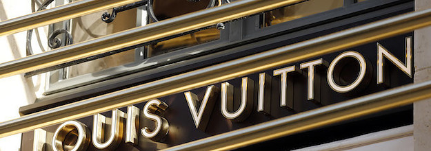 Louis Vuitton takes boutique on wheels to customer's doorsteps - Luxebook