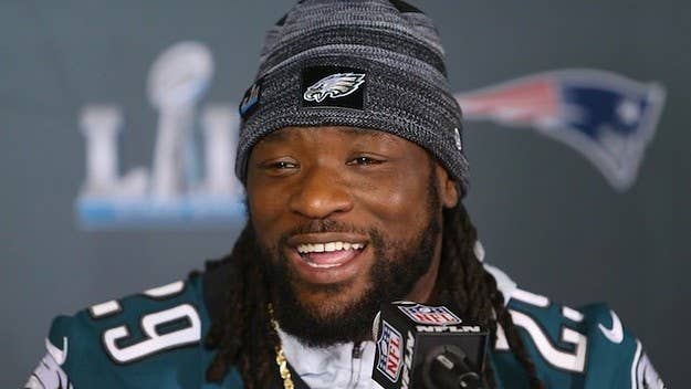 LeGarrette Blount wisely avoided the question when Guillermo of 'Jimmy Kimmel Live' asked him about weed at the Super Bowl's media day.