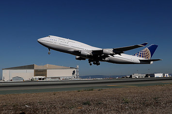 United Airlines flight 747
