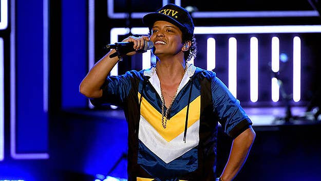 Damon, Damien, Kim, and Marlon Wayans give Bruno Mars' "Finesse" video their stamp of approval.
