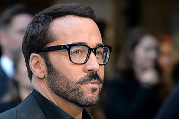 This is a photo of Jeremy Piven.