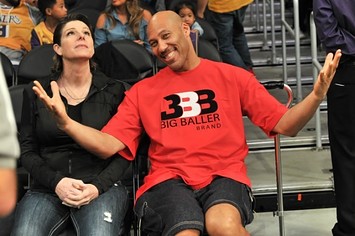 LaVar Ball at a Lakers game.