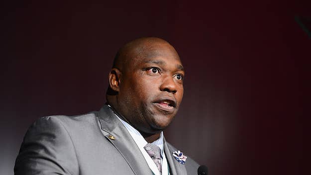 Warren Sapp, in an odd attempt to defend himself from sexual harassment allegations, tweeted out a picture of the sex toy he gave co-workers.