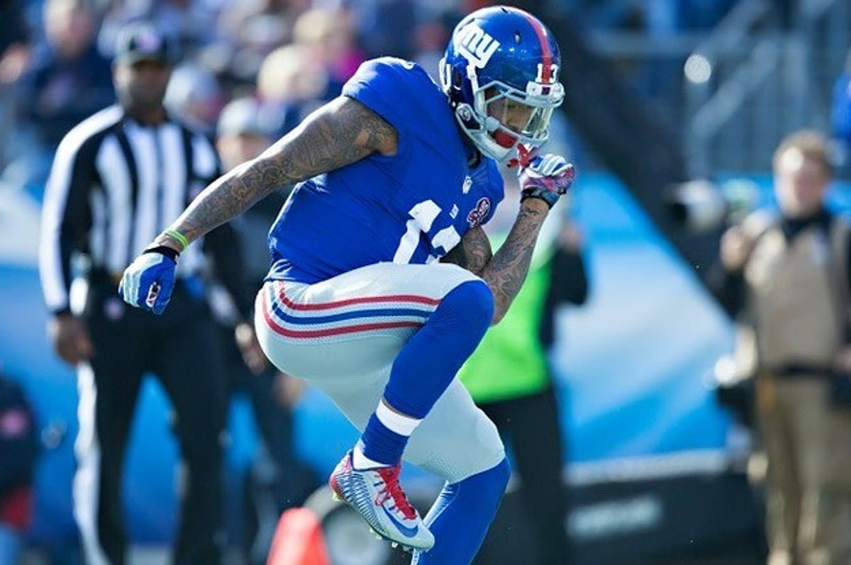 Odell Beckham Jr. spent pregame Monday making one-handed catches 