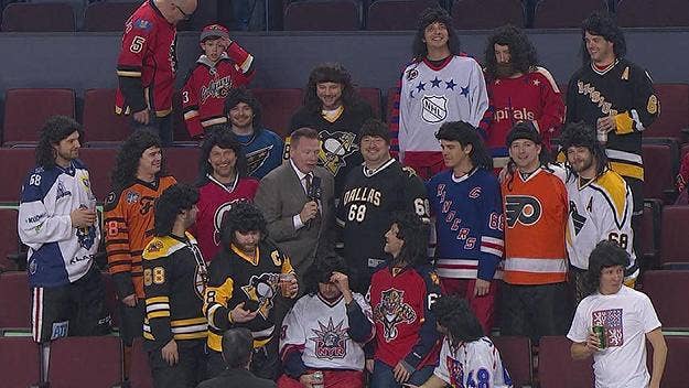 The NHL great finally came face to face with the "Traveling Jagrs".