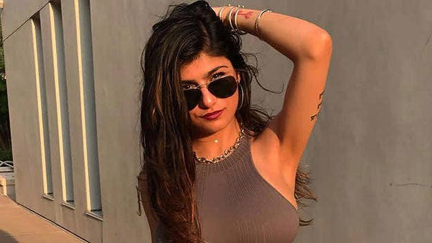 Mia Khalifa publicly called out Chicago Cubs catcher Willson Contreras after he made one too many attempts to get her attention through Twitter DMs.