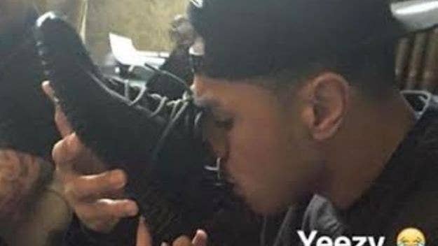 Is this an All Black drinking from an all-black Yeezy 350?