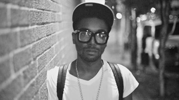 Listen to "Lunette" inside.