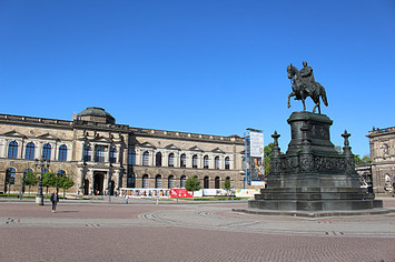 The Semperoper   opera house of the Sachsische Staatsoper Dresden in Dresden, Germany