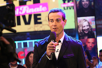 Carson Daly hosts 'TRL' finale.