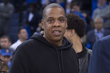 Jay Z attends Spurs/Warriors game.