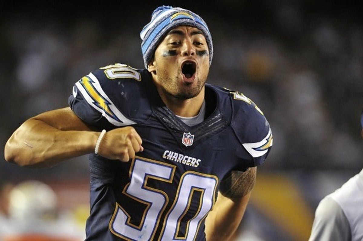 Manti Te'o signs with Chargers