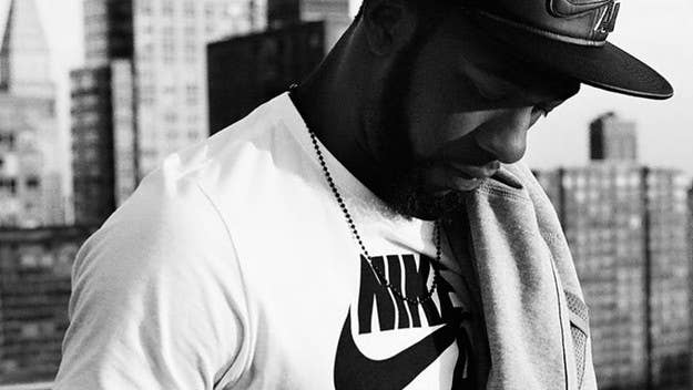 Nike Sportswear just released their new Nike Air Spring 2016 collection, and the iconic brand made sure to pay tribute to the golden era of basketball.