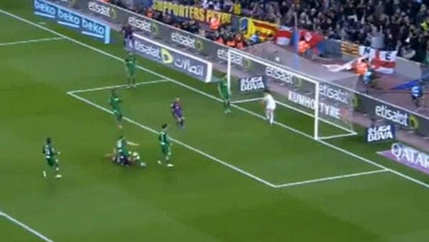 Luis Suarez scores a beautiful goal against Levante by bicycle-kick.