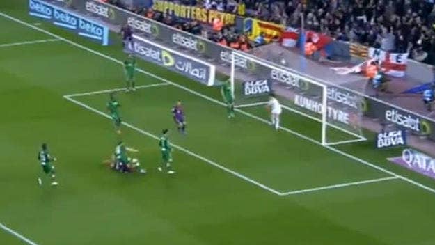 Luis Suarez scores a beautiful goal against Levante by bicycle-kick.